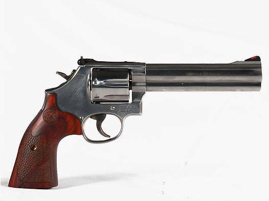 Smith & Wesson 686 Plus DeLuxe 6"