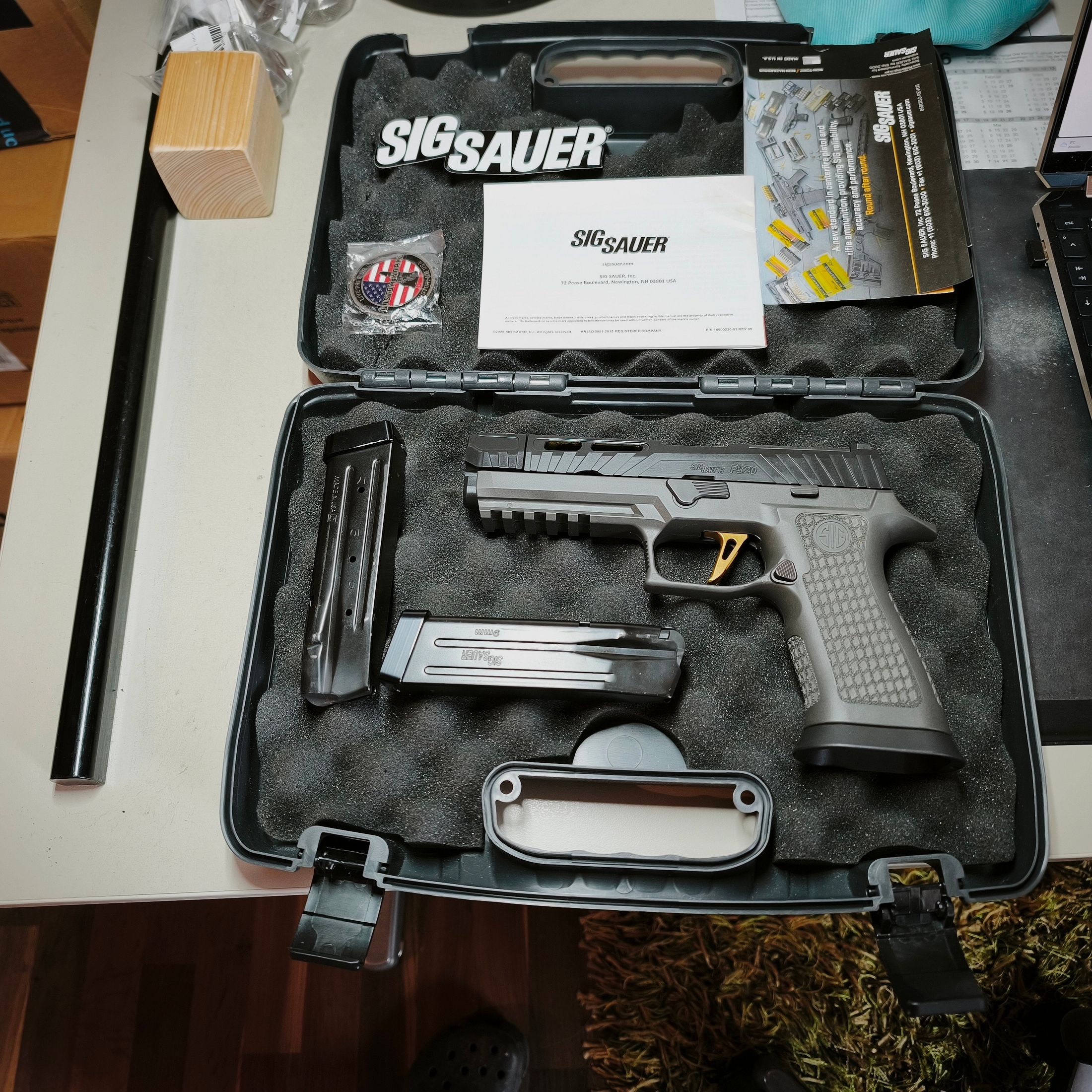 Sig Sauer P320 Spectre COMP pistool met rode stip Romeo