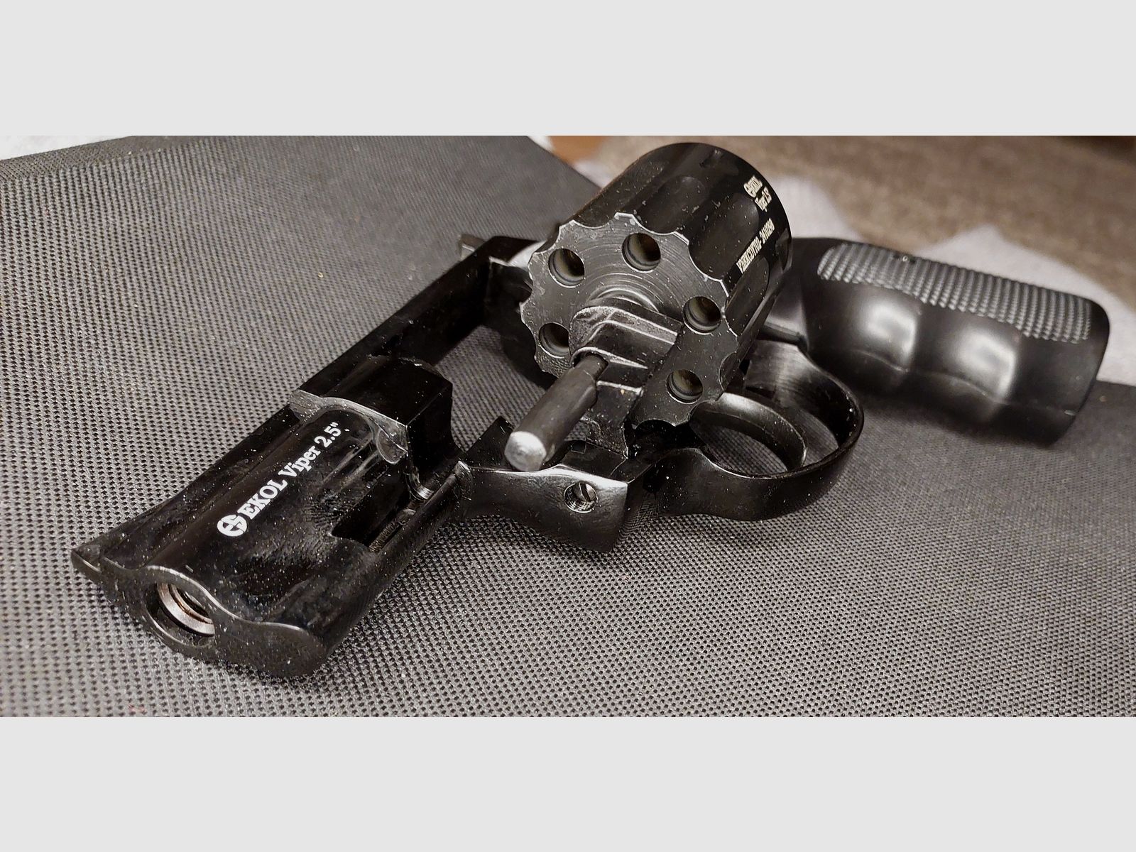 Ekol Viper 2,5 Zoll Schreckschuss Revolver Schwarz 9 mm R.K. (PTB 1063) Stahltrommel