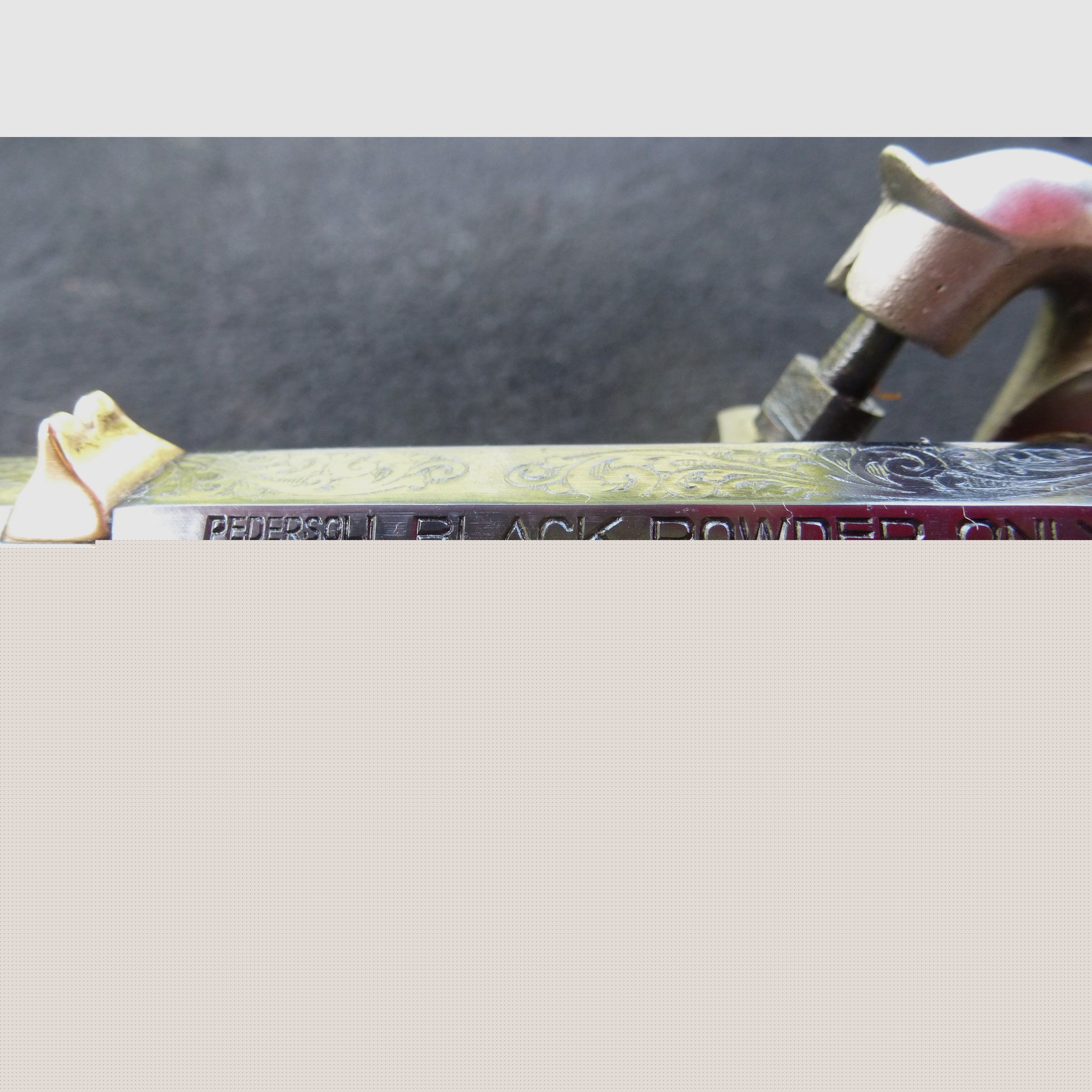 Pistolet à percussion Bounty - reproduction Petersoli