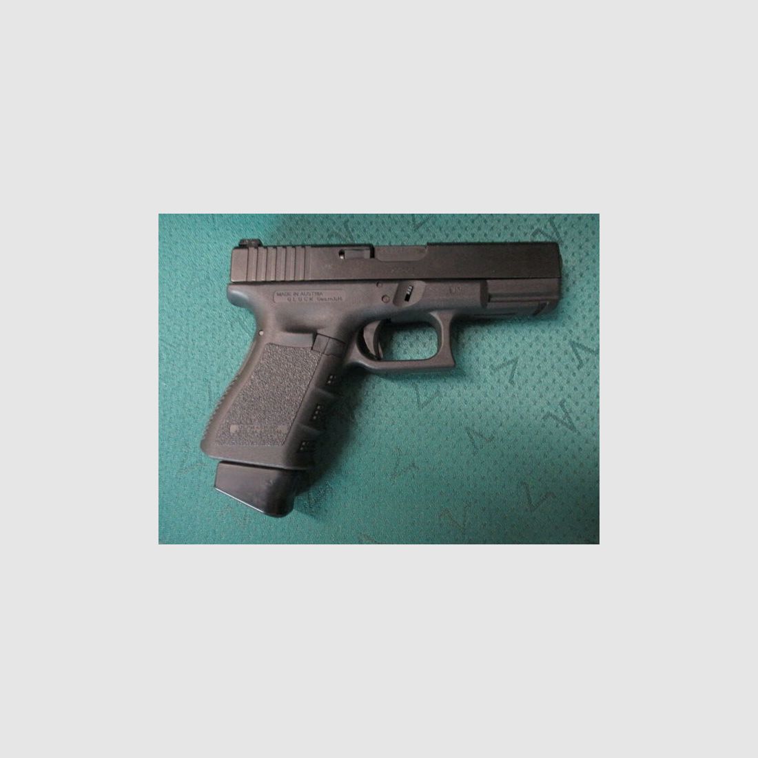 Pistole Glock 32C .357 SIG mit Reservemagazin	 32C