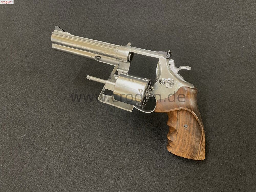 Smith & Wesson	 629-2