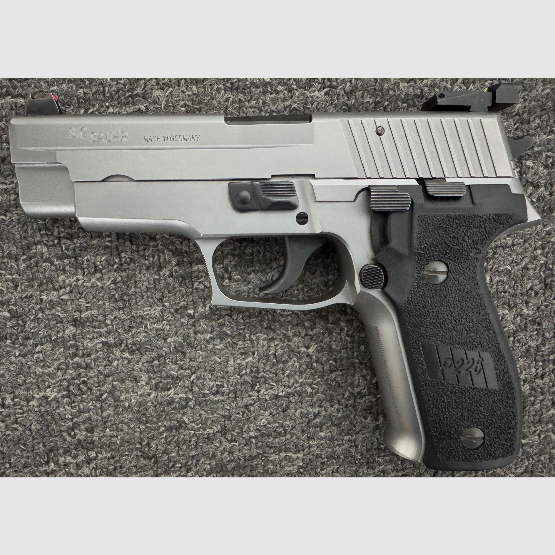 SIG Sauer P226 Stainless 9mm