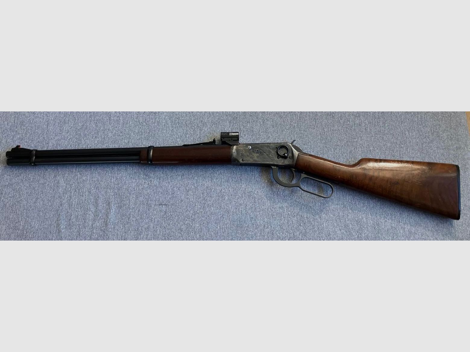 Winchester karabinek lever-action Model 94 kaliber .30-30 rarytas z celownikiem punktowym Tornado