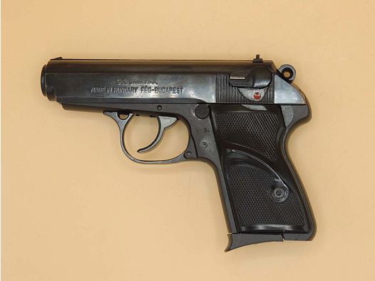 FEG 9mm Makarov – nahezu neuwertige ungarische Pistole aus 1995 inkl. Reservemagazin
