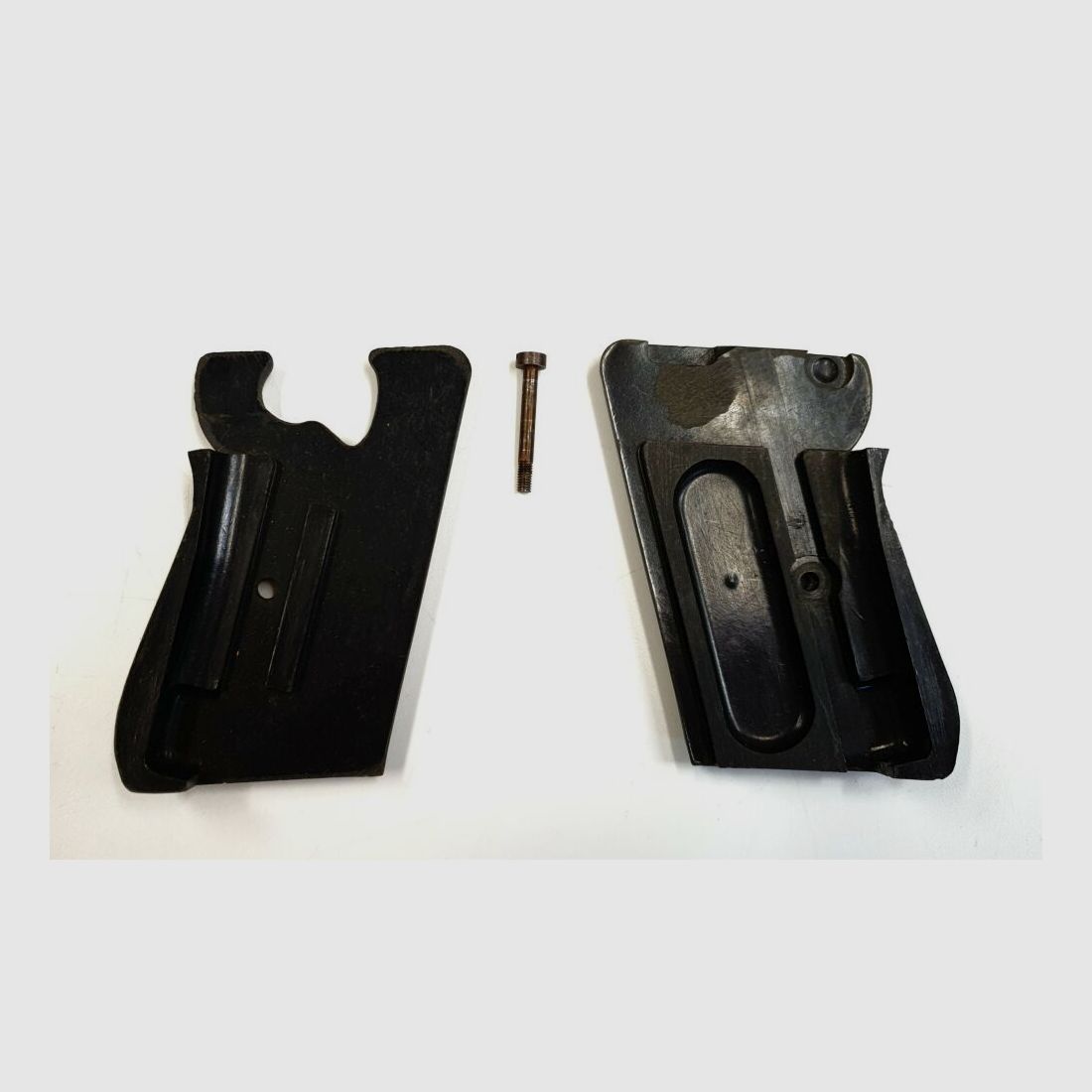 Pistola Ceska Zbrojovka CZ50/70 Pannelli Grip in Plastica Neri