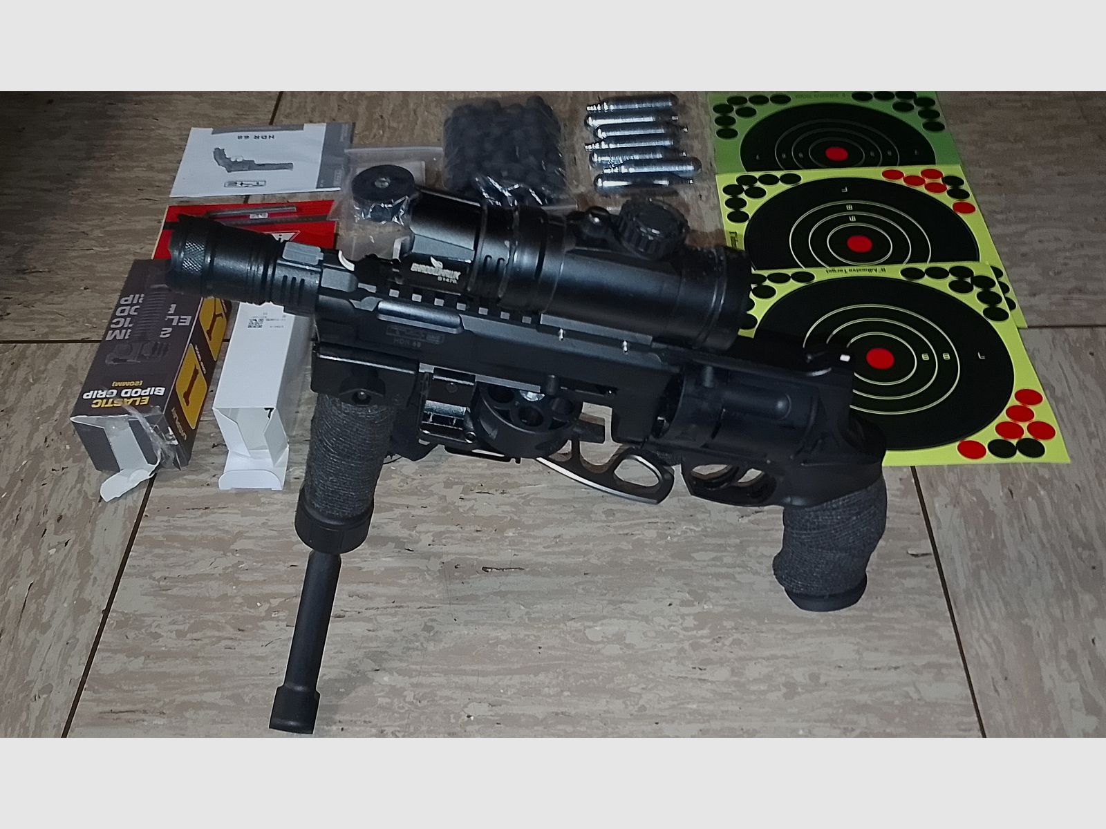 T4E HDR .68 frontgrip Taschenlampe Visier tactical Knife Rubberballs c02 Kapseln usw neuwertig hdr68 Markierer RAM F