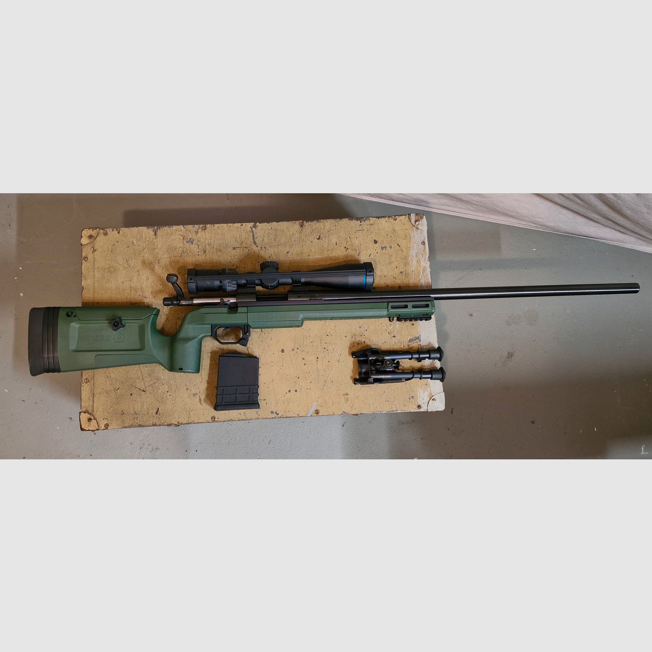 KRG Bravo REM 700 SA sakogrün Chasis