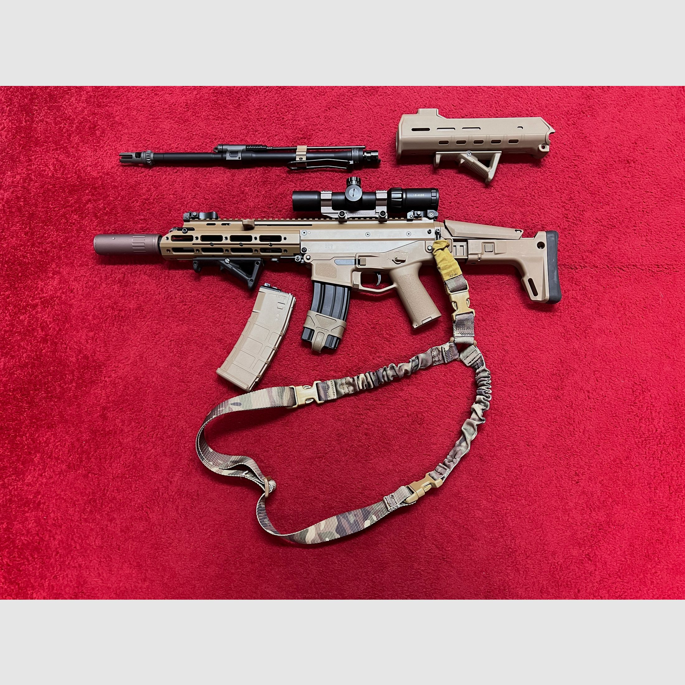 Wei-ETech MSK Masada Open Bolt GBB 6mm BB w kolorze Tan z akcesoriami i systemem wymiany