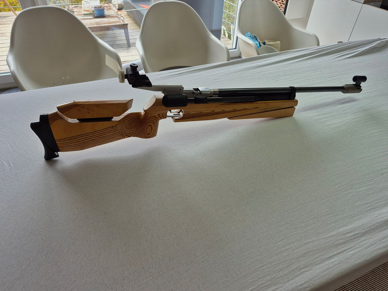 Feinwerkbau 601 omgebouwd voor liggende discipline