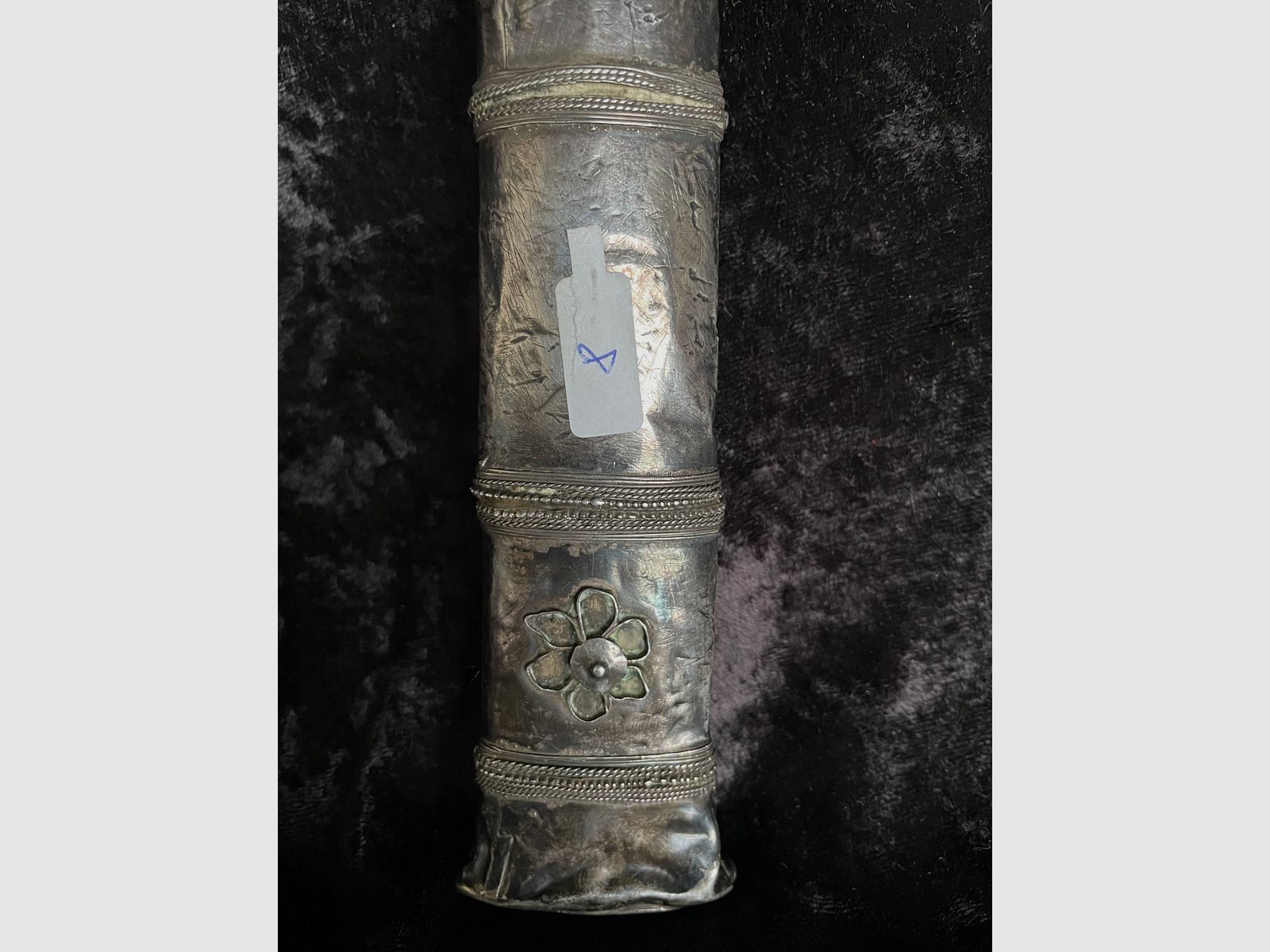 Antyczny srebrny nóż Dha – Myanmar (Birma) XIX w. – uchwyt z morskiej kości słoniowej/kości