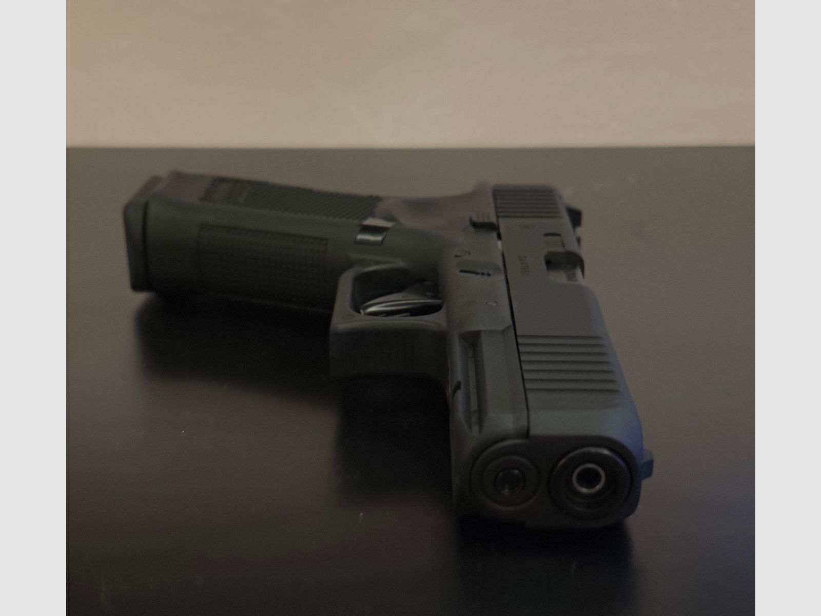 Glock 17 Gen5 Airsoft 4,5mm Diabolo + Original Glock Koffer + 1 Packung Spitzkopfdiabolos