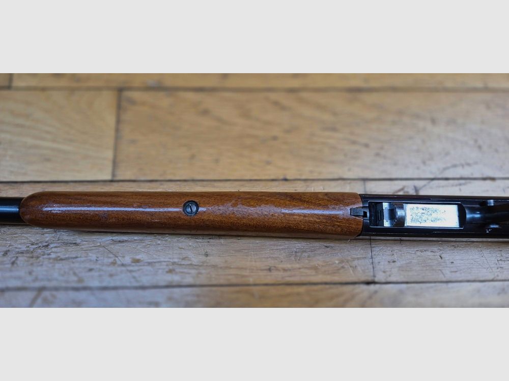 Zeer mooie en zeer aangename semi-automatische geweer Browning SA-22 "Smokeless" – Kal. .22LR – Kwaliteitsfabricage FN Herstal – Take down model – 10 schoten – Zeer goede esthetische en mechanische staat – "Nickel" loop – Een van de meest leuke en zeer nauwkeurige vuurwapens – TBE+, afbeelding 12 van 30