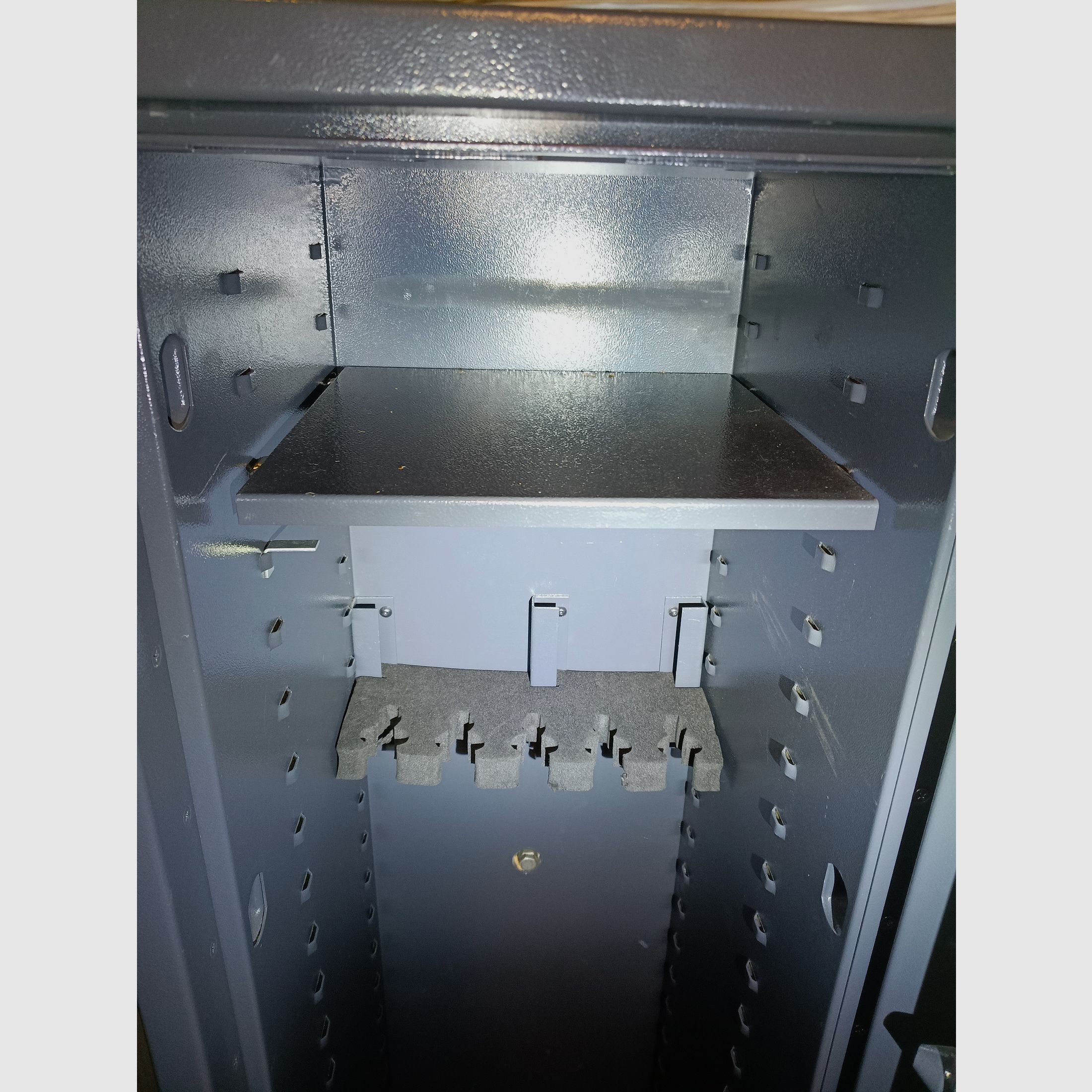 Gun cabinet (Class 1) for up to 5 long guns