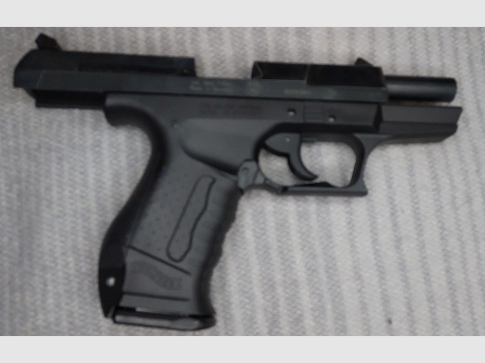 Walther P99 Schreckschuss Pistole 9mm P.A.K. (PTB 762) P 99 mit Foster Lederholster