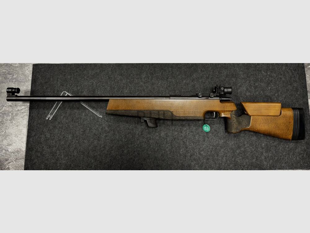 Veicolo e arma da caccia "Ernst Thälmann" Suhl 150-1 Standard / Arma per mancini dalla fabbrica