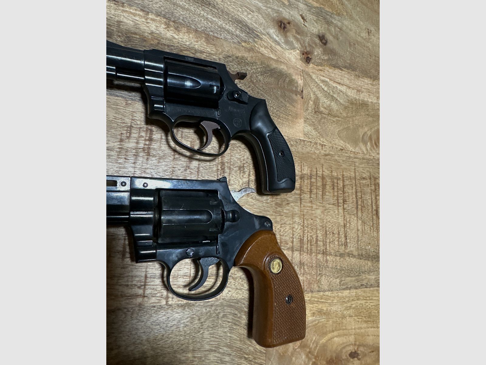 Collezione di revolver Weihrauch Arminius HW 37 e una Mauser Modell L100