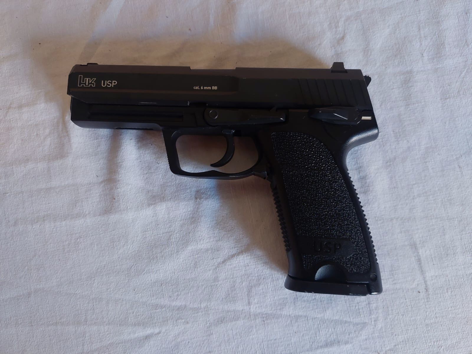 HK USP 6mm CO2 GBB con accesorios