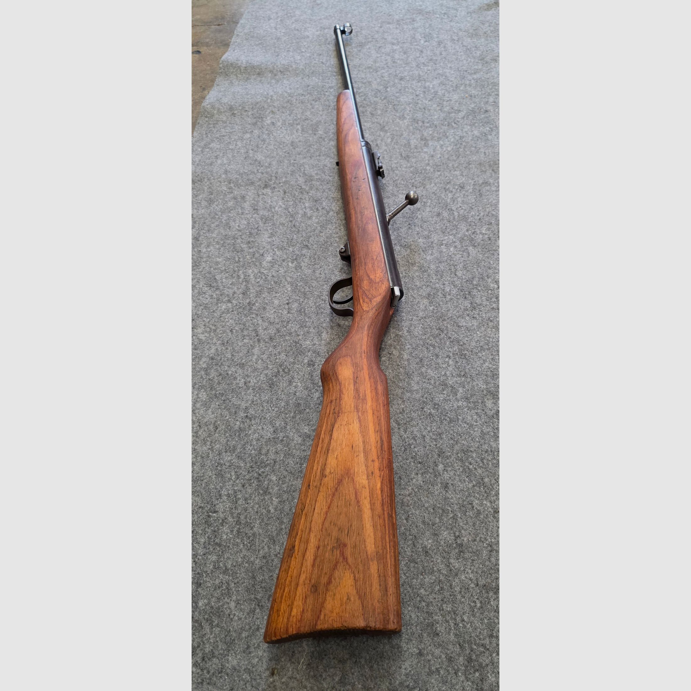 Haenel Mod. 49a met laminaatstock uit 1959 in goede staat, doorlader, geen 310