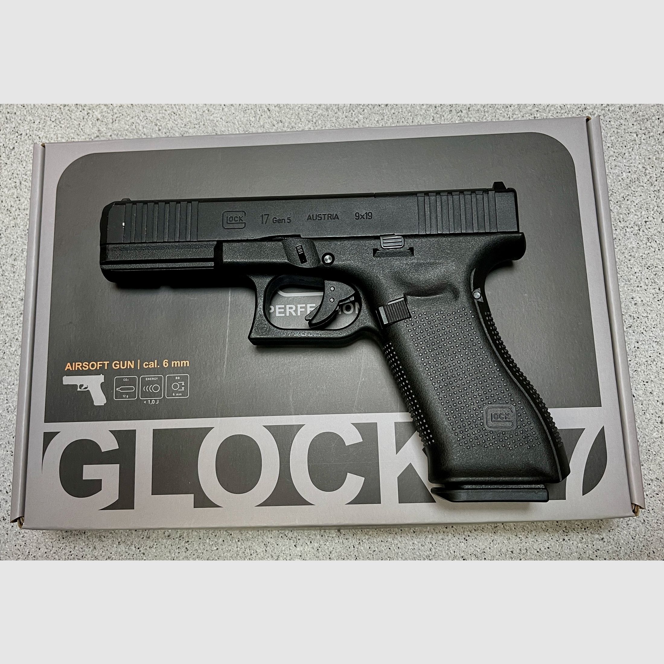 Glock 17 Gen5 MOS (with adapter plates) GBB CO2 Airsoft 6mm, UMAREX, model 2.6551, <1.0 Joule