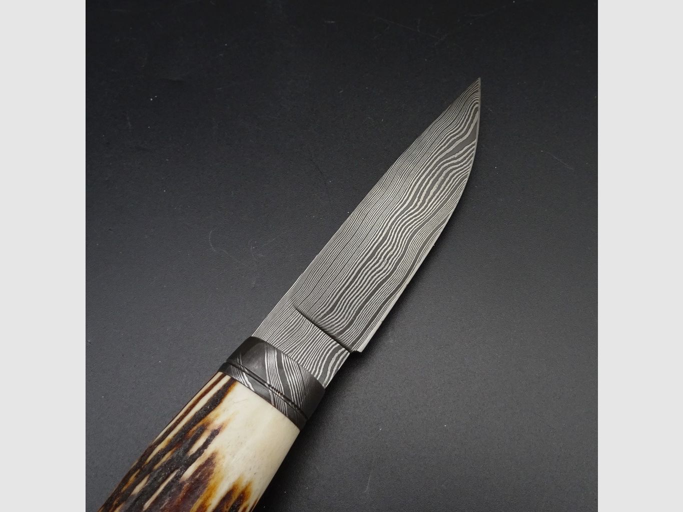 Preis inkl. 19% MwSt - Messer Schmidbauer Hunter Jagdmesser Damastklinge (9,4 cm), Sambar Hirsch