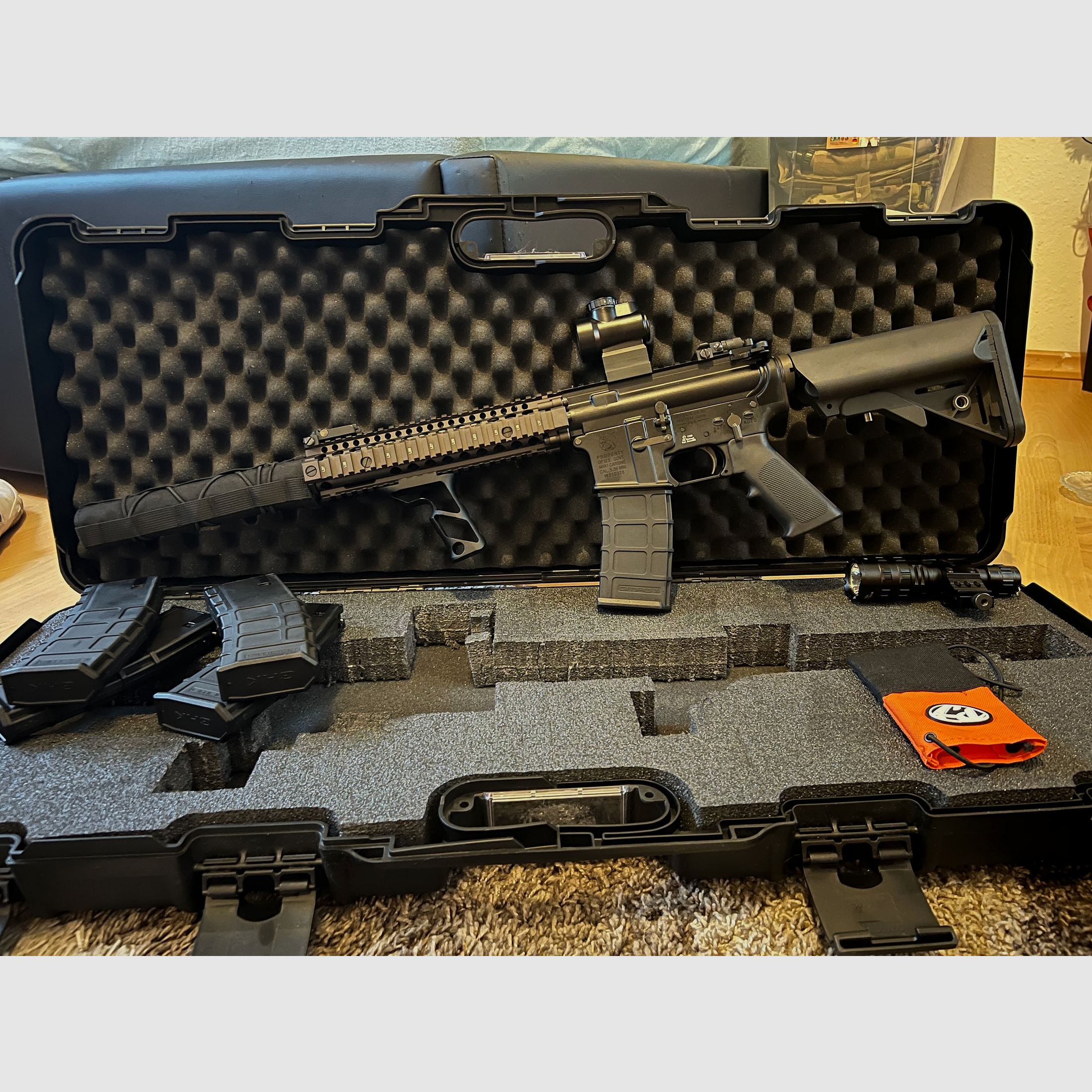 GHK Daniel Defence MK18 Forged Receiver mit 5 Mags und Zubehör