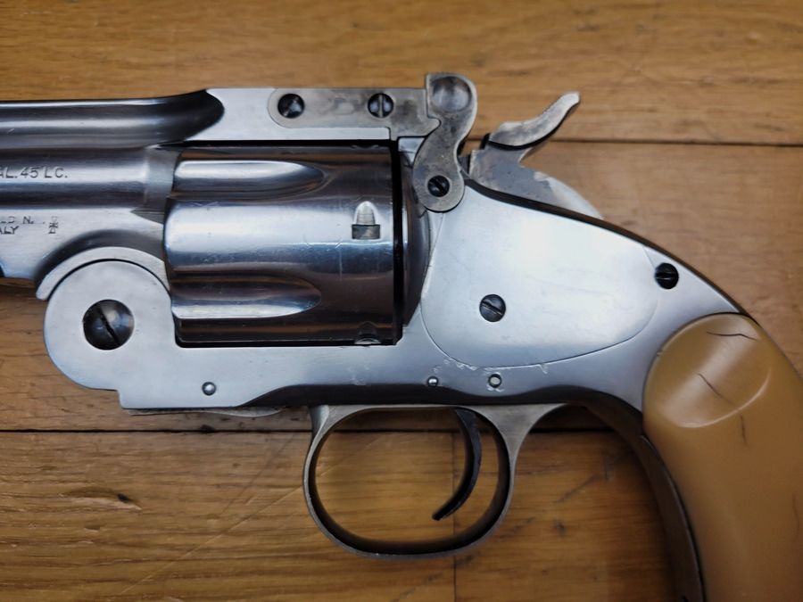 Sehr schöner Revolver Smith&Wesson Schofield – Kal. 45 Long Colt – Herstellung Uberti, 5 Zoll kipplaufender Lauf – Spiegelpolitur – 2 Paar Griffschalen – sehr gute Mechanik – Exzellentes Stück in TBE!, Bild 17 von 20