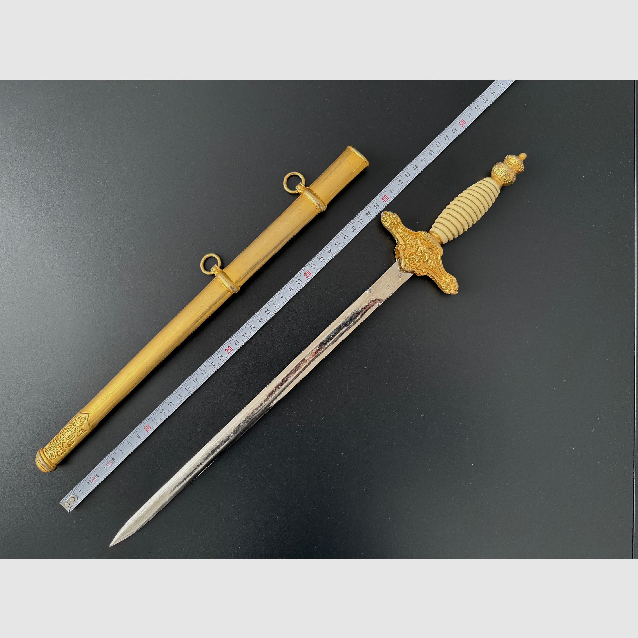 Dagger for officers of the Spanish paratroopers