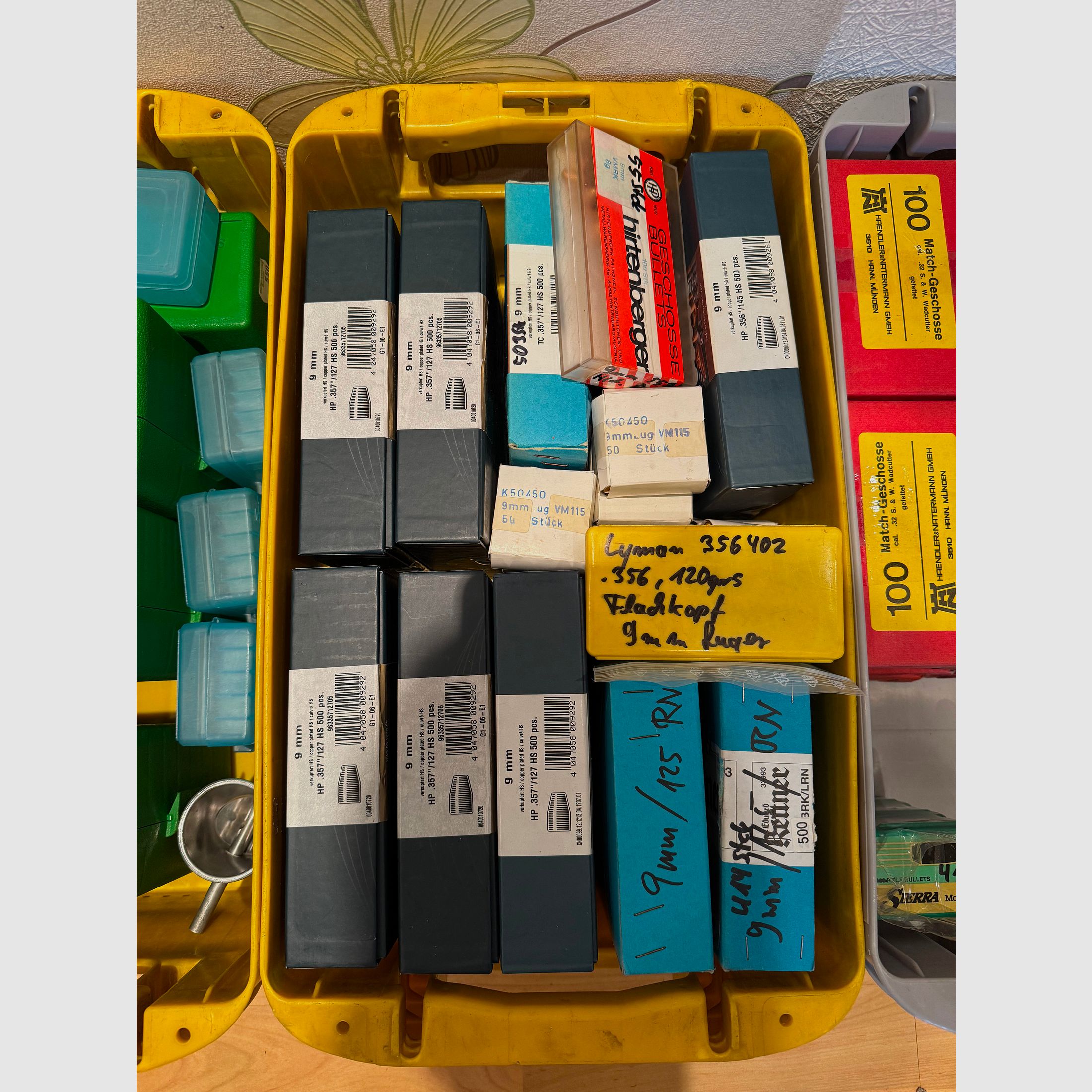 Reloading .38 Special / .357 Magnum - Various items such as primers, cases, bullets, dies, molds..