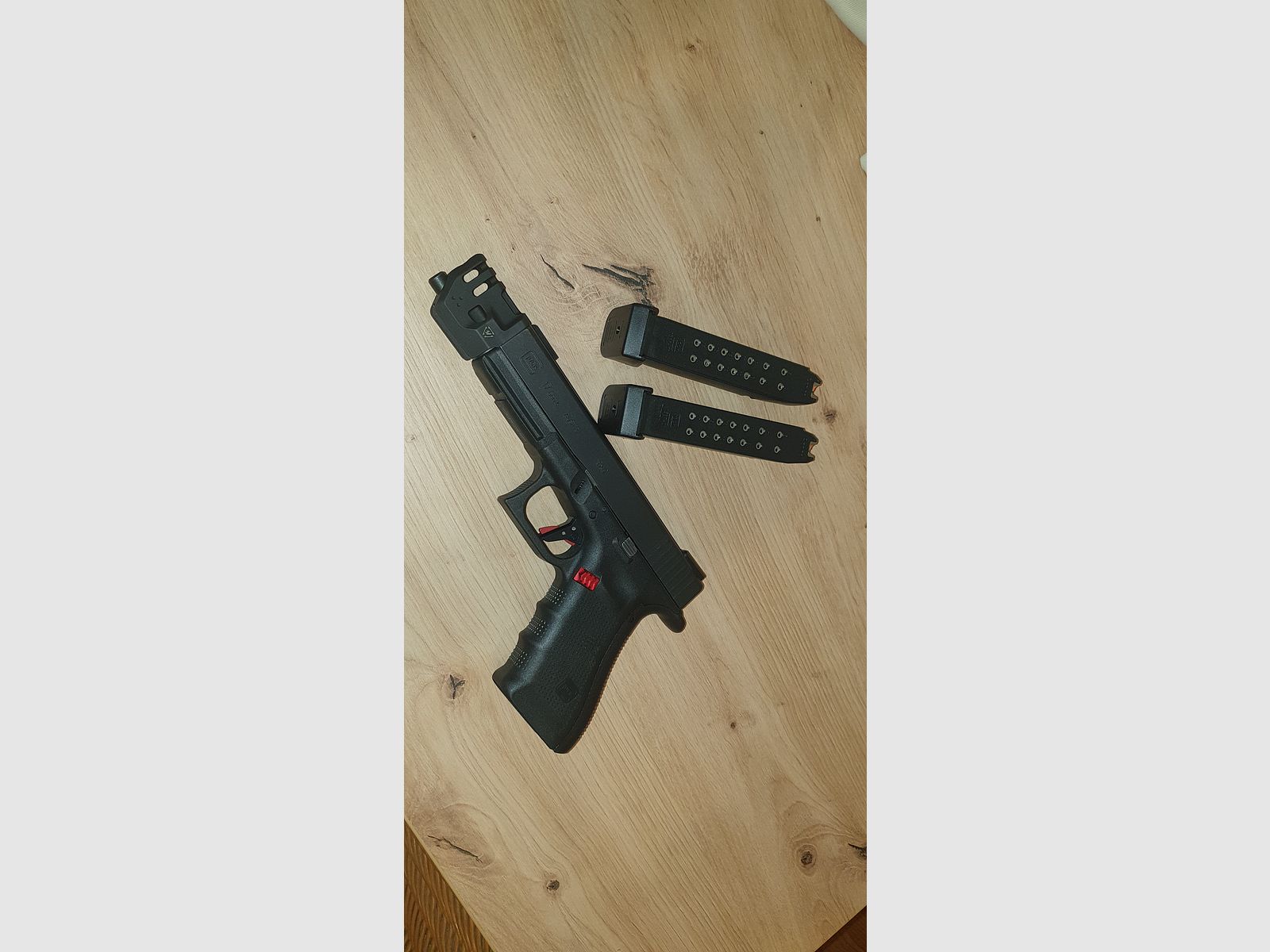 Glock 17 9mm, met accessoires en subtiele tuning