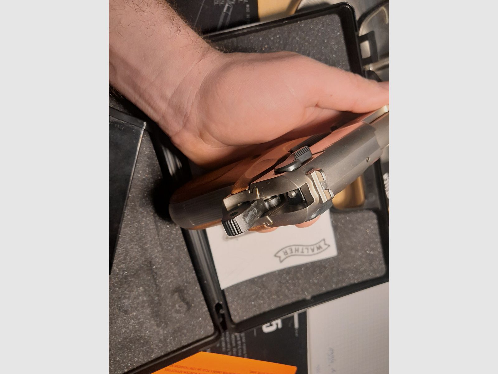 Walther P88 Nickel avec plaquettes en bois 9mm Pak