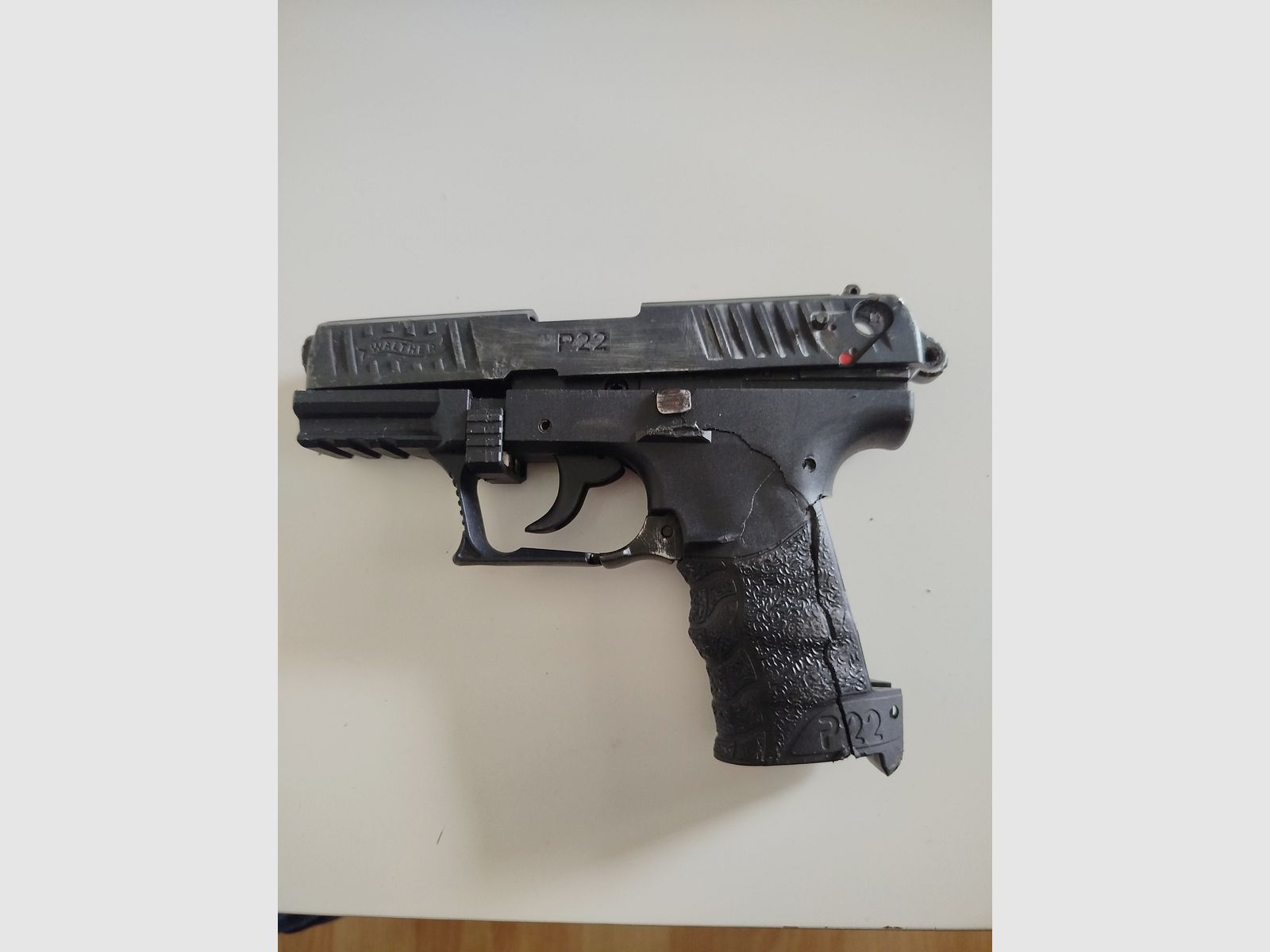 Walther P22 Ersatzteilspender (Defekt)