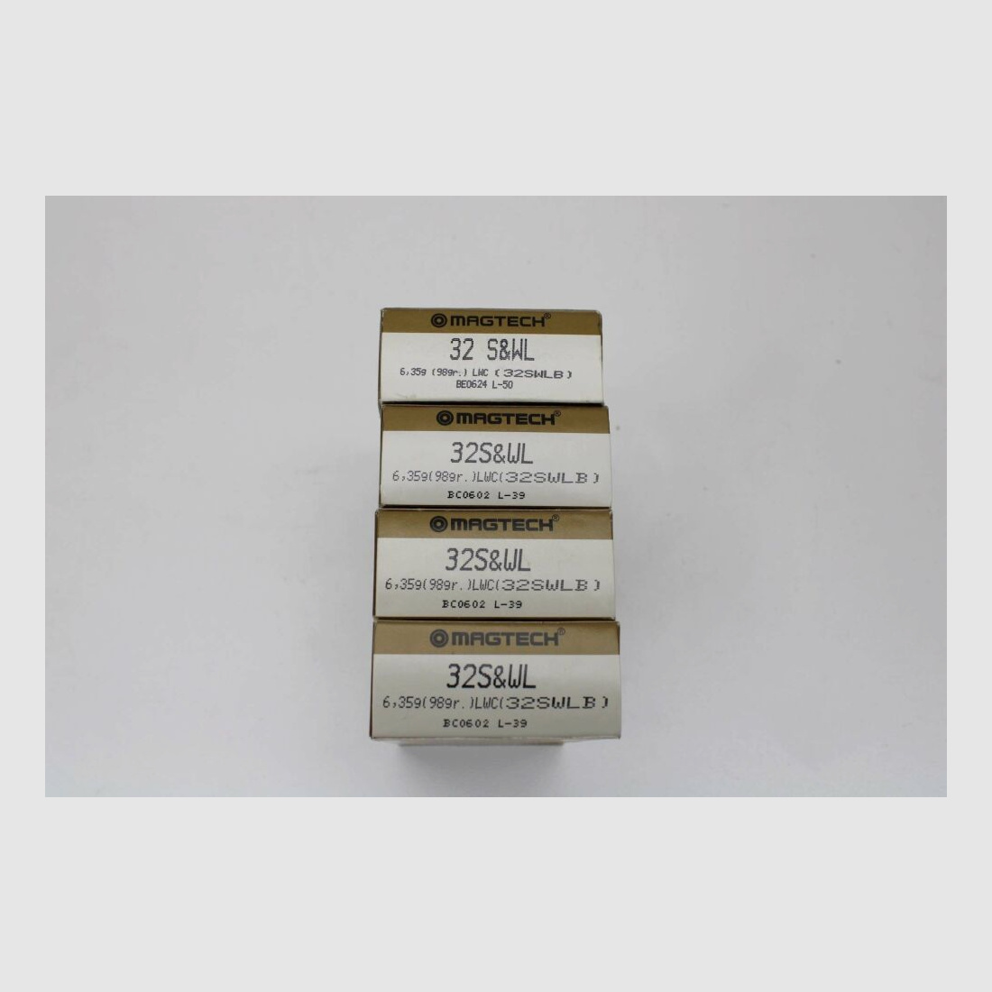 200 shots Magtech .32 S&W long WC with 6.35 grams 98 grs. LWC 4x50 pack