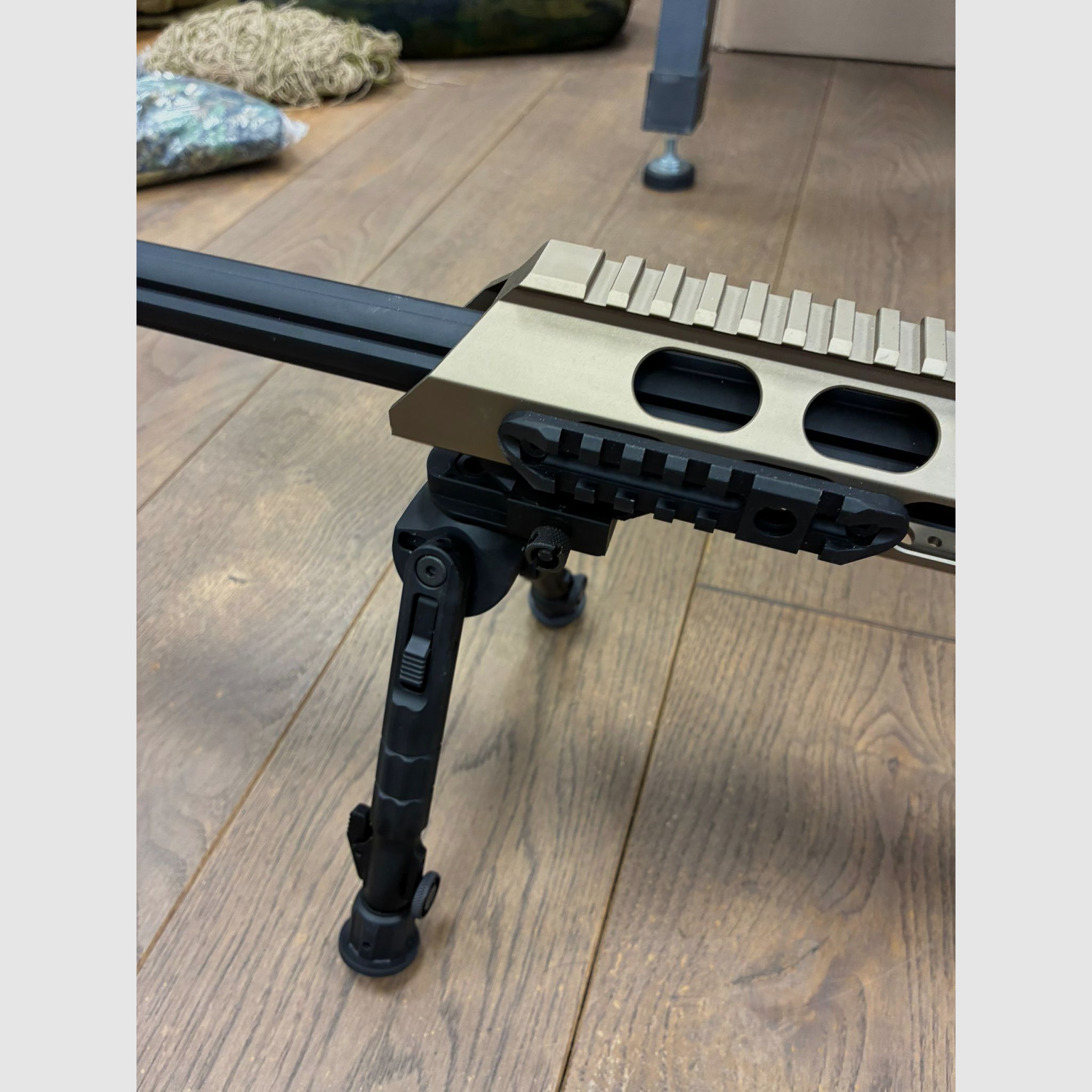 Remington 700 mit MDT TAC 21 mit Zielfernrohr Begadi SharpAim