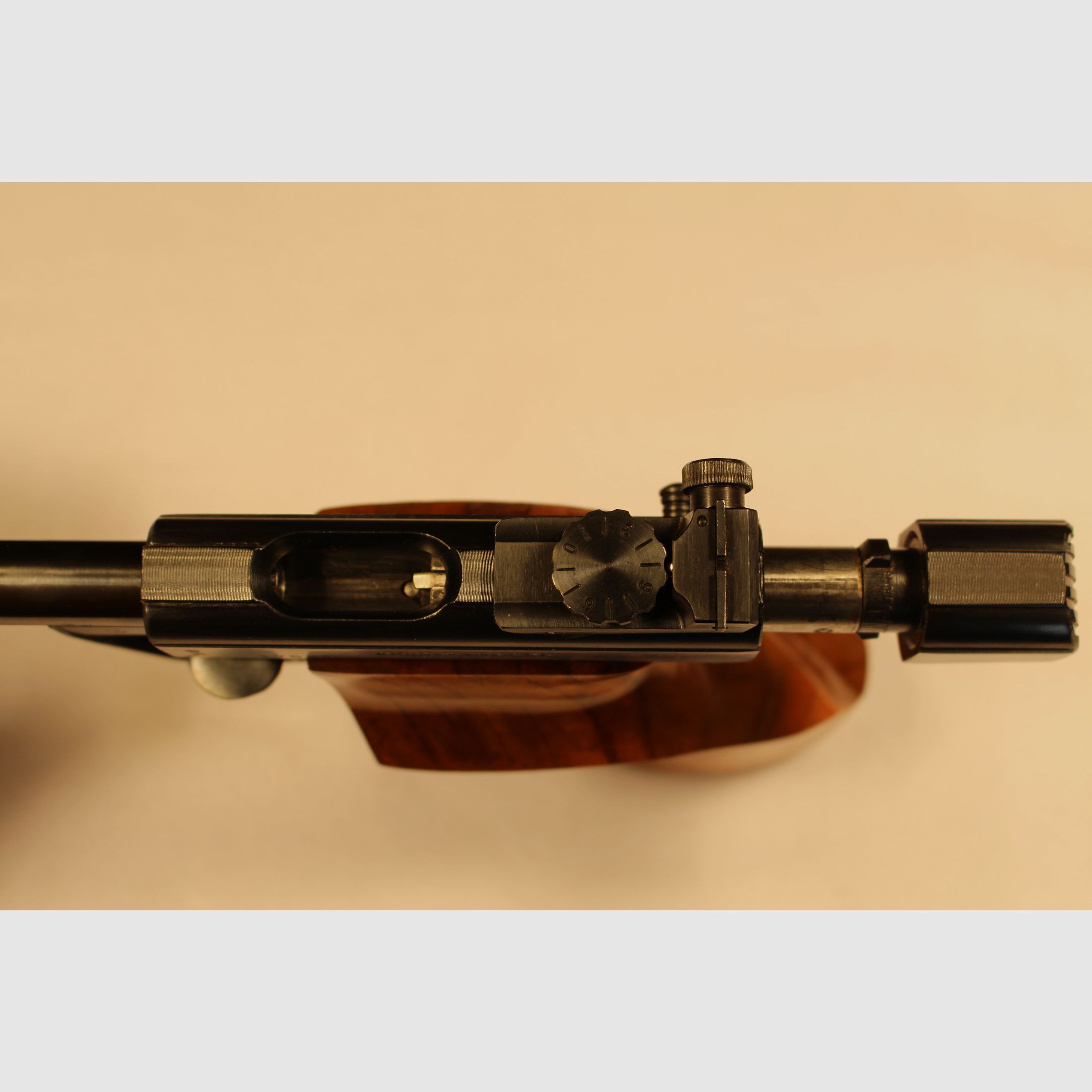 Drulov Model 75 pistola de un solo disparo.