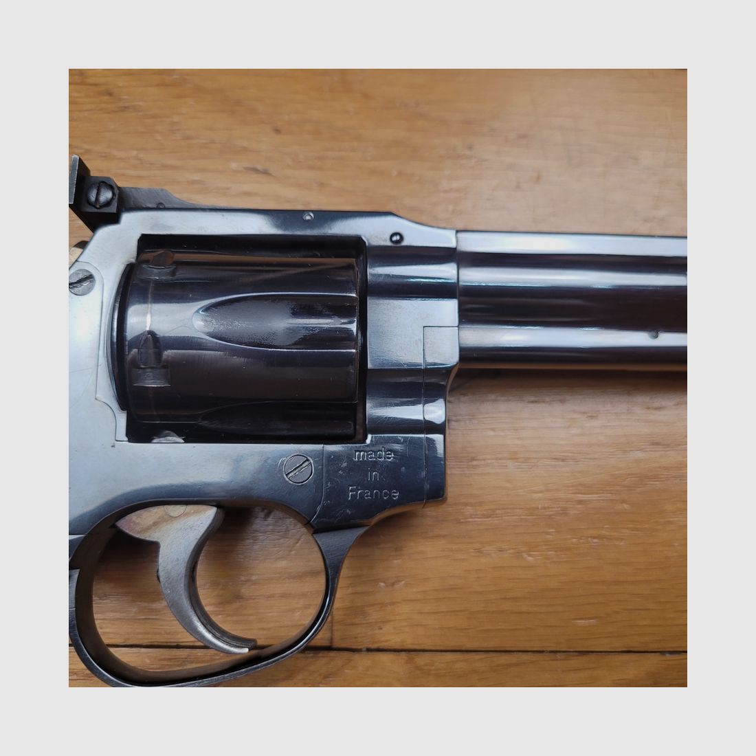 Magnifique revolver MR 73 Sport – 357mag – un des tous premiers – fabrication Manurhin d&rsquo;avant 1980 – 6 pouces – Poignée trausch – Guidon Partridge et hausse surdimensionnés – État mécanique et esthétique au top – TBE+, image 6 sur 22