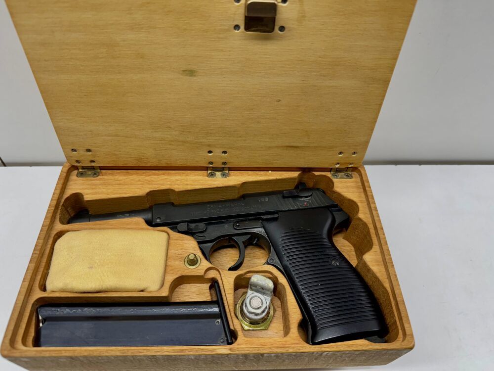 ERMA EP882 - Waffen Friedrichs