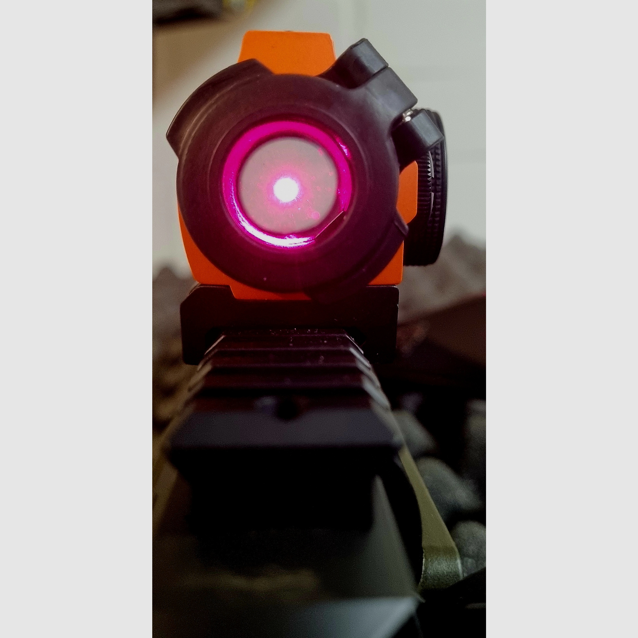 <Aimpoint Micro H-2>