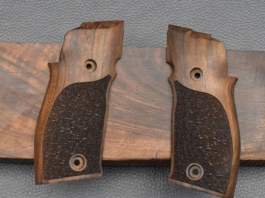 Holzgriffschale für Sig Sauer P226 X-Five, Punziert Nußbaum, zum Sonderpreis