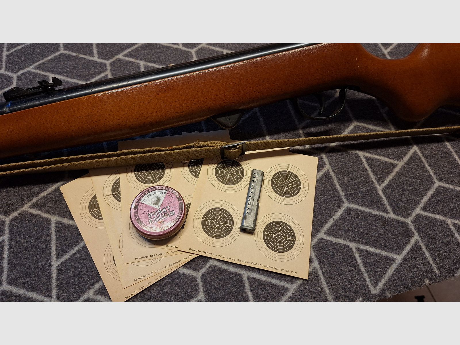 Haenel Suhl 310 air rifle with 12-round magazine + case!