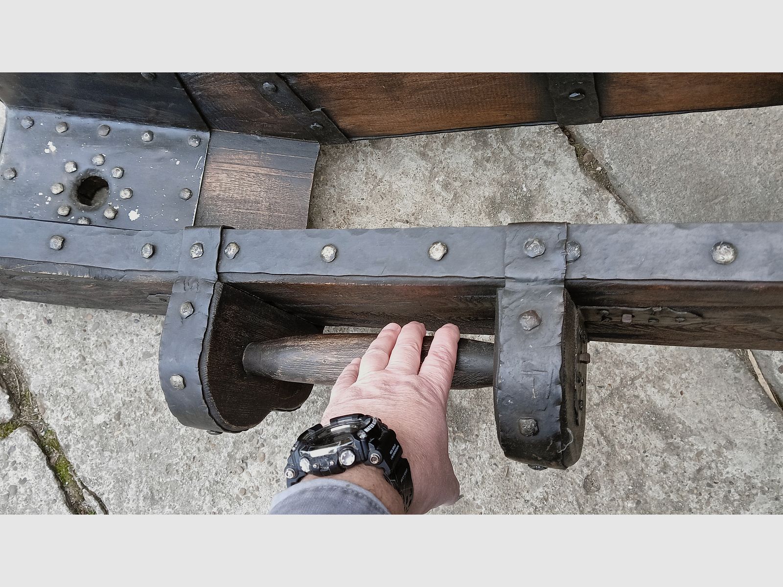 OgłoszenieReplika armaty wojskowej