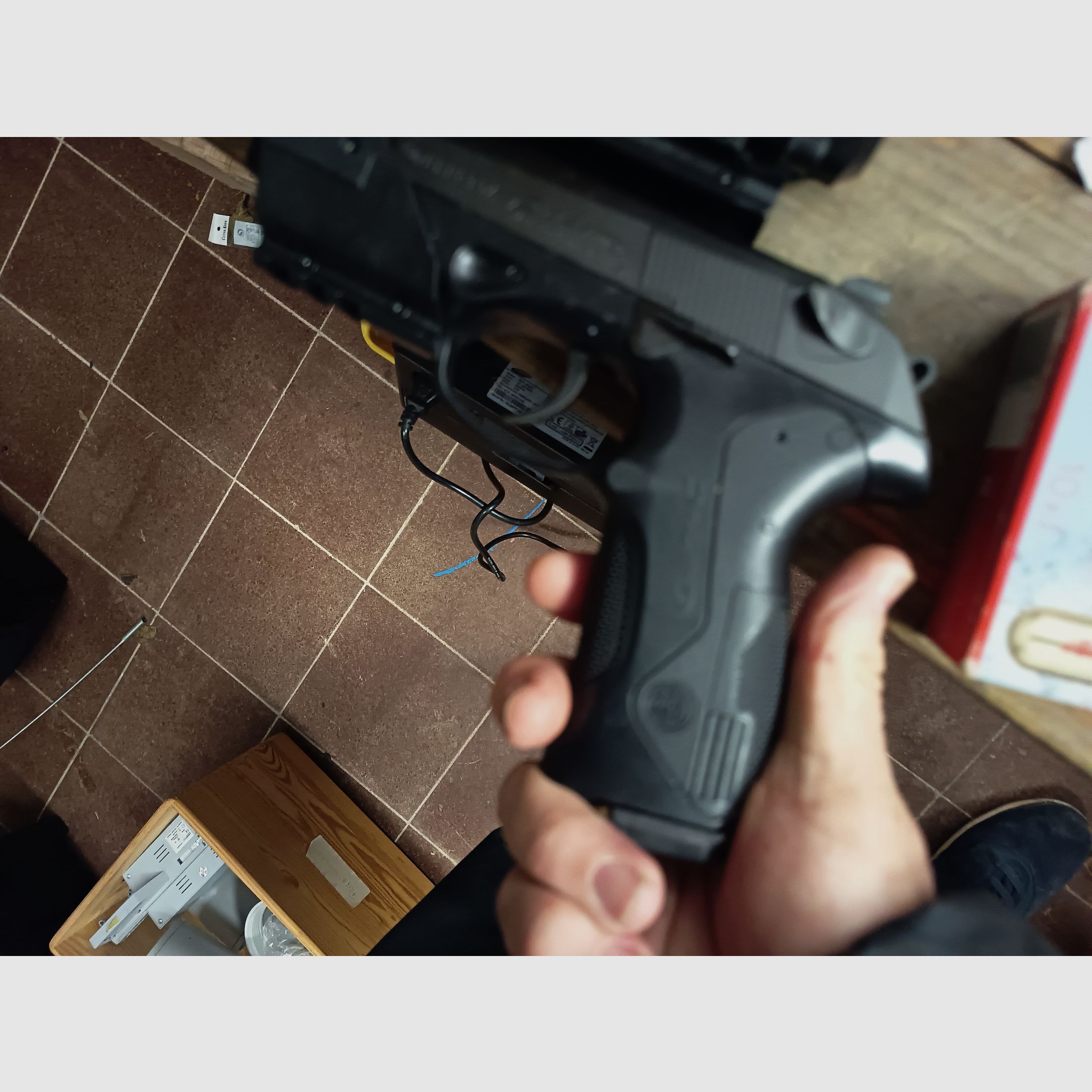 Bundle of airsoft 1 rifle 4 pistols with ammunition and gas cartridges