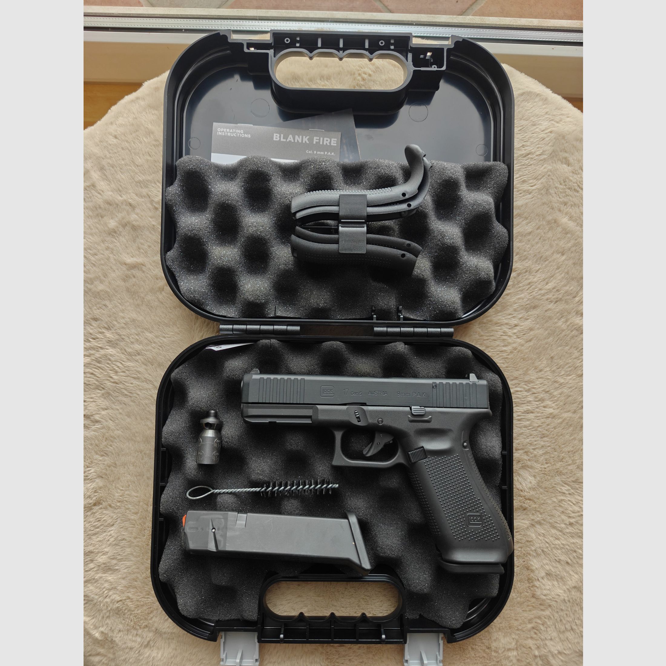 Glock 17 Gen5 pistolet à blanc like new, image 1 sur 3