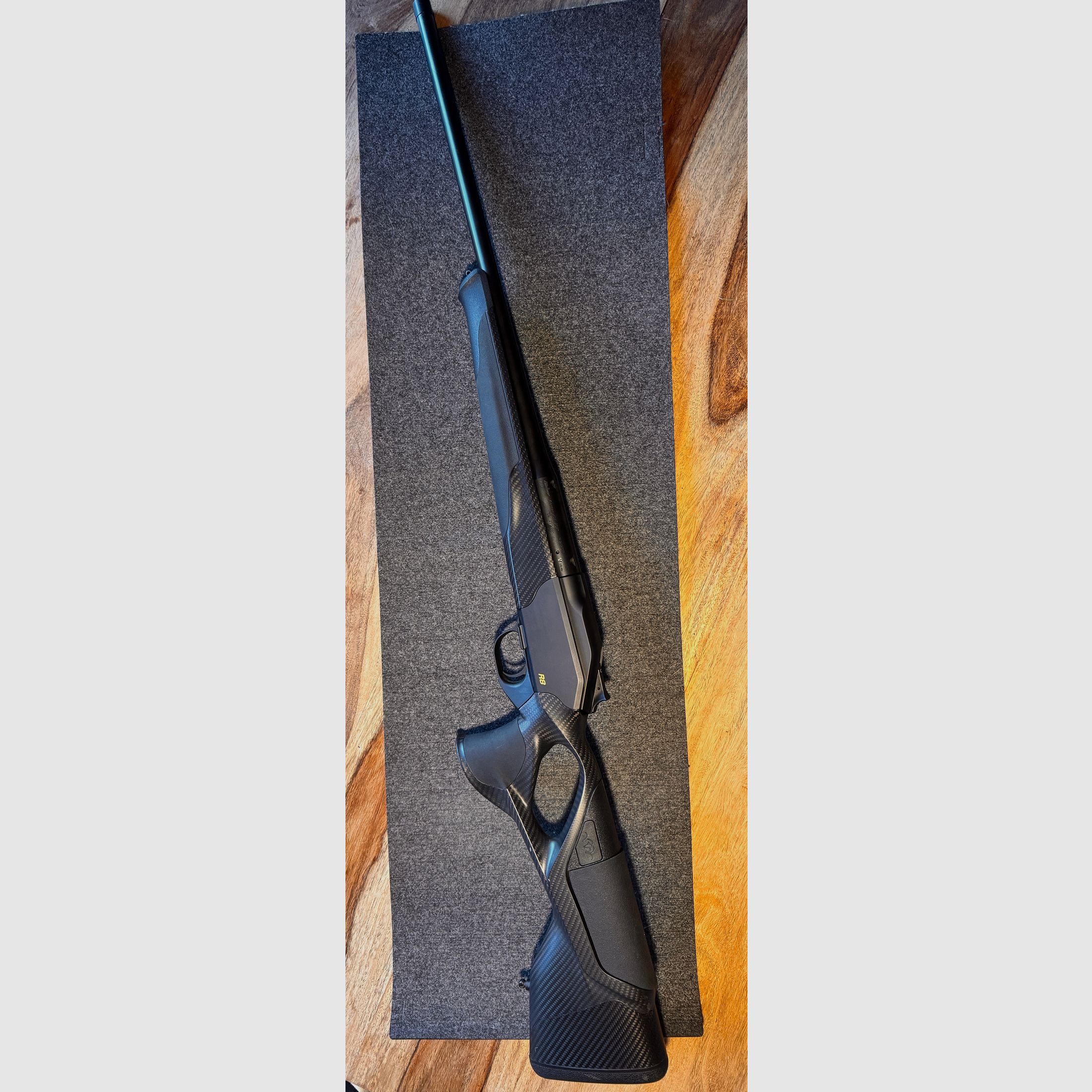 Blaser R8 Ultimate Carbon, .270win, Atzl Jagdmatchabzug, Mündungsgewinde M1x15, verstellbare Schaftbacke, Carbon Kammergriffkugel