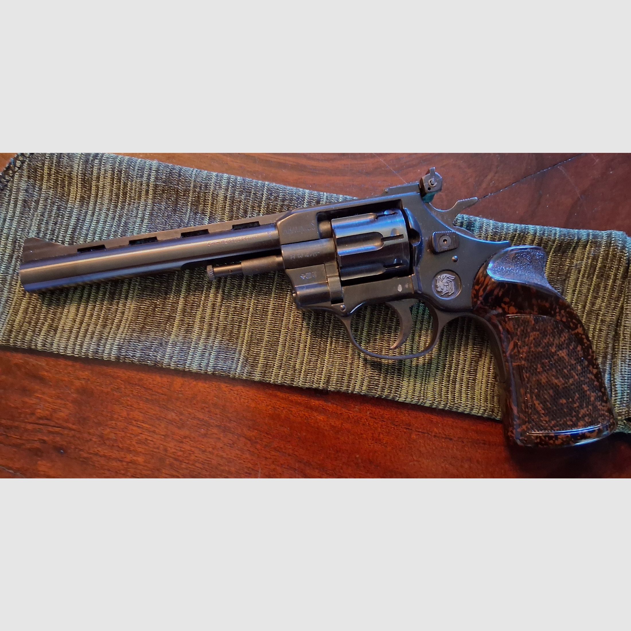 Arminius HW4/6 w kalibrze 4mm Rand lang, 8-strzałowy