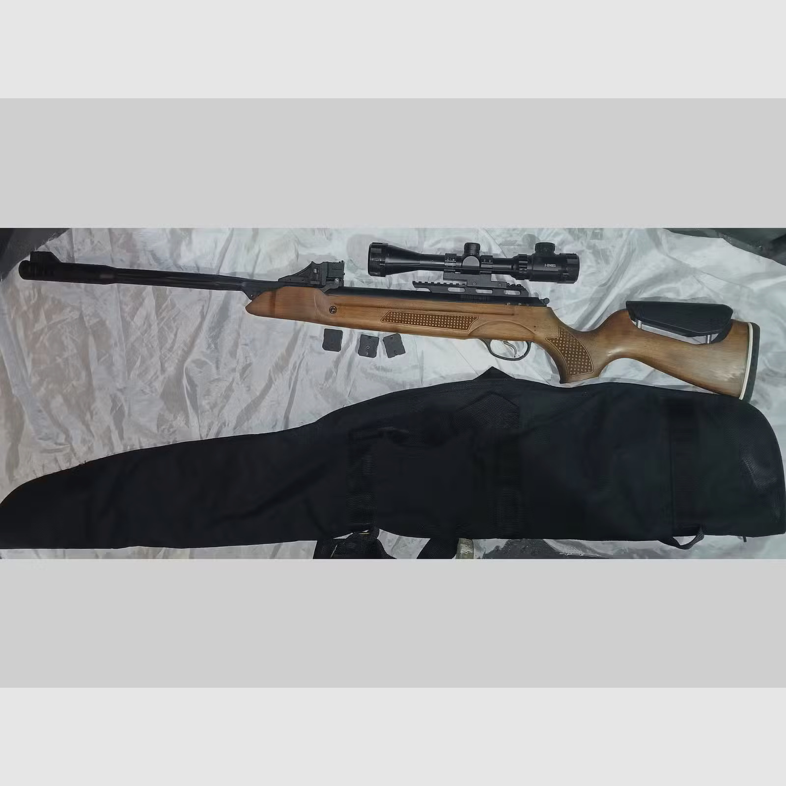 Mercury Speedfire Luftgewehr inkl. Zielfernrohr 3–9x40 EG Schalldämpfer , 3 Magazine und Tasche 11 Monate Alt