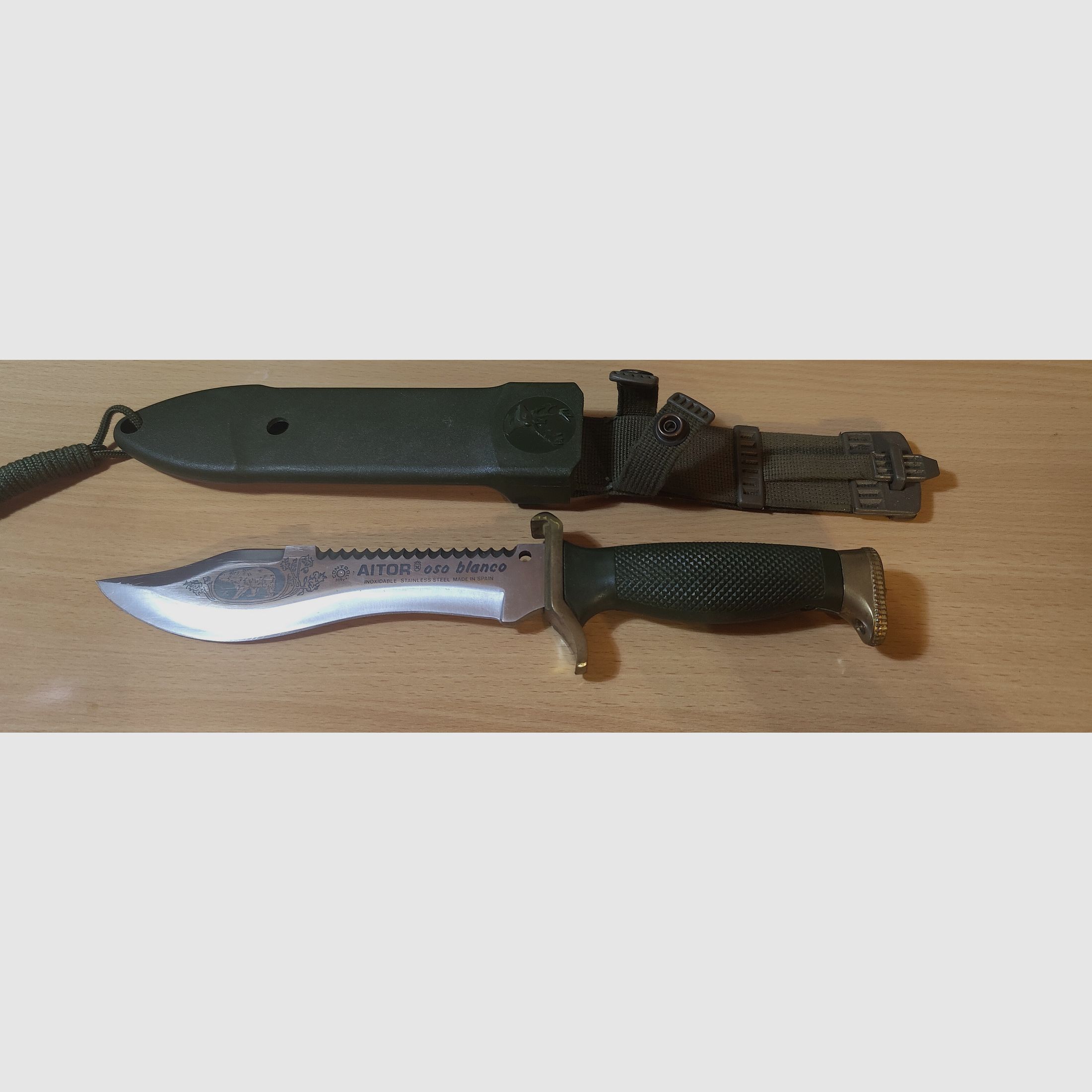 Cuchillo de caza Aitor OSO Blanco sin usar
