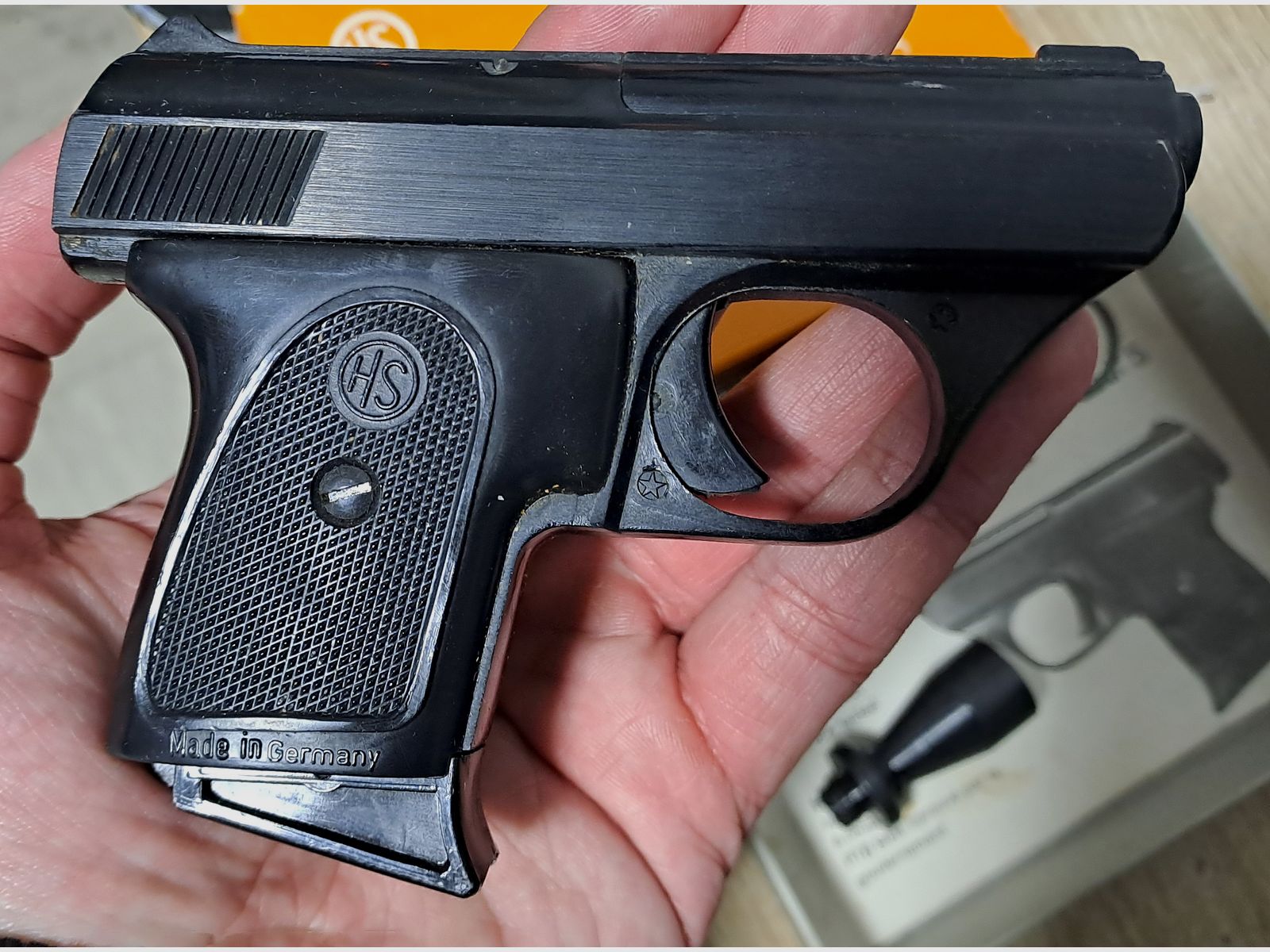 HS Mod.5 in caliber 8 mm blank/ PTB 100/2 with packaging!