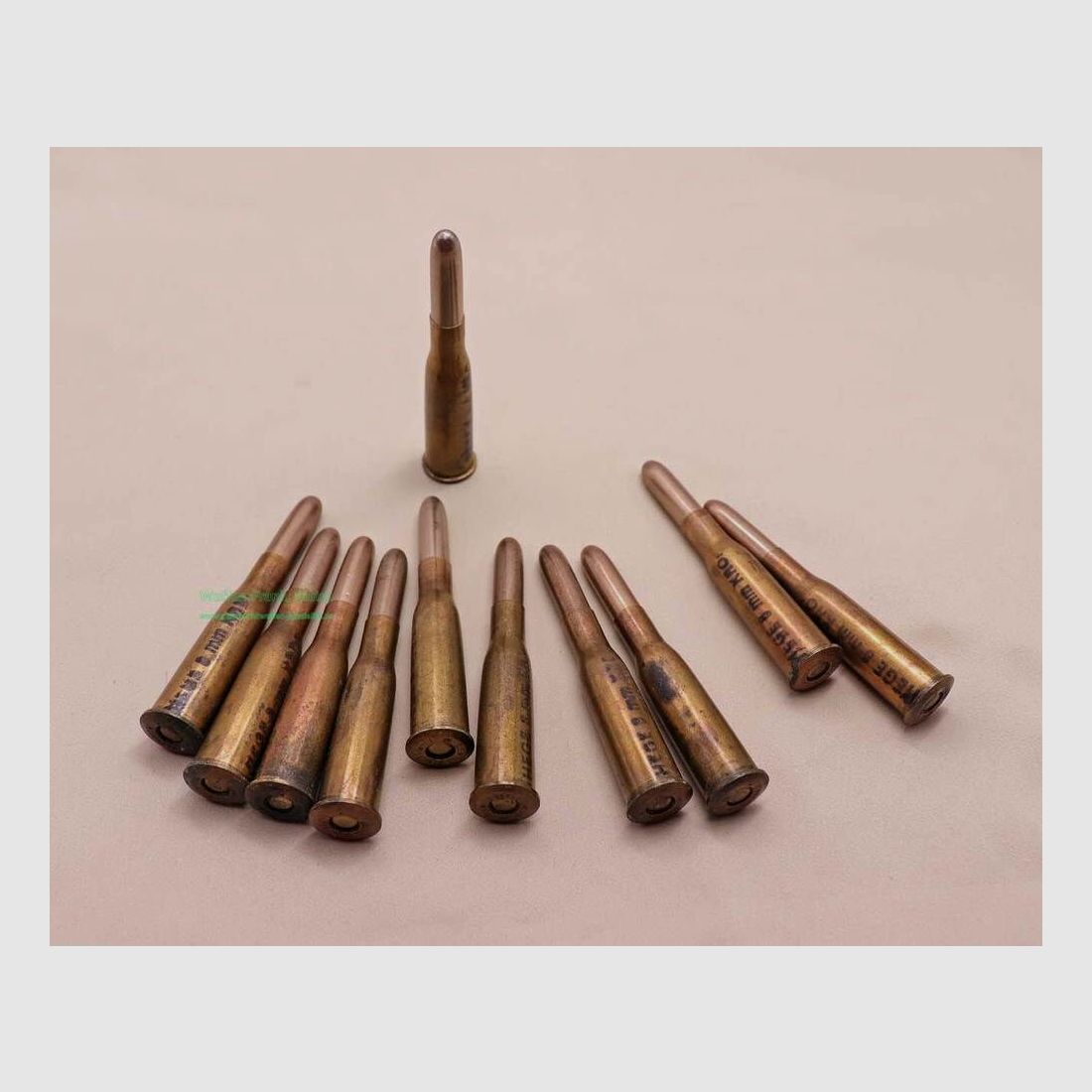 ancien Bloc de l'Est / cartouches de fusil inconnues 8mm Kropatschek