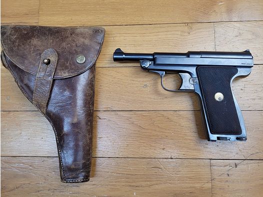 Martial et très rare pistolet Le Français type Armée du tout 1er type – Moins de 600 armes produites – Cal. 9 Browning Long – Perle Art Déco – Finitions remarquables – Bronzage d&rsquo;origine raide neuf – Plaquettes parfaites – Canon miroir – Détente très agréable – Un véritable Parabellum français – État muséal !